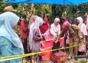 Pemkab Padangpariaman Serahkan Bantuan Korban Kebakaran