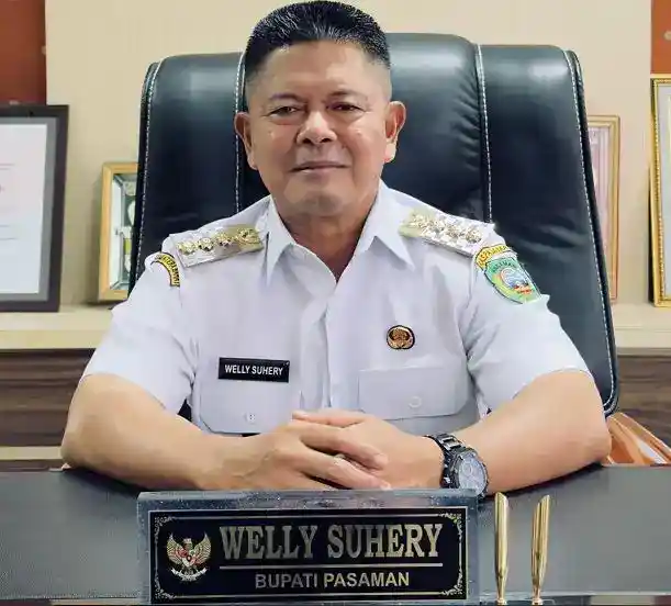 Harumkan Nama Pasaman, Bupati Welly Lepas 126 Kafilah 1 Welly Suhery
(Bupati Pasaman)