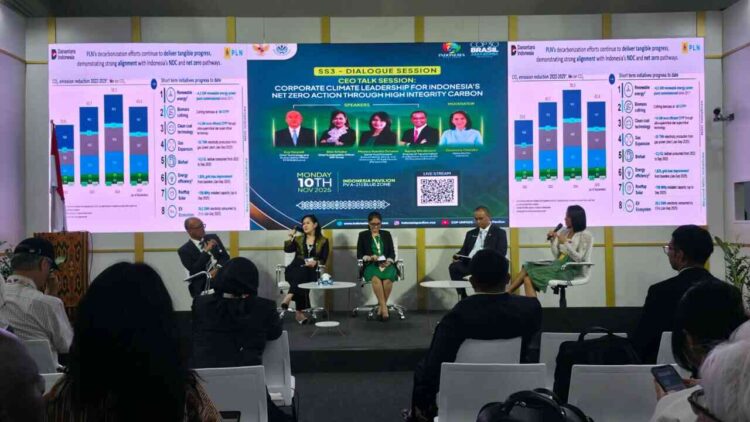 PLN Tegaskan Komitmen Korporasi dalam Transisi Energi Berkeadilan di Ajang COP30 Brazil 1 Suasana agenda CEO Talk bertajuk "Corporate Climate Leadership for Indonesia’s Net Zero Action through High Integrity Carbon” yang digelar pada senin (10/11) di Belém, Brazil.