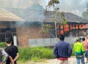 Ditinggal Pergi, Rumah Alimzen Hangus Terbakar