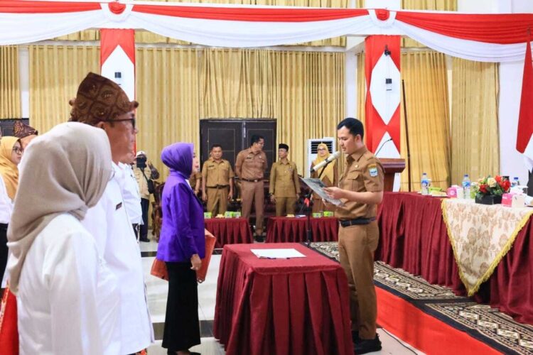 Program Pelayanan Masyarakat, Pentingnya Optimalisasi Peran Tim Pembina Posyandu 1 PELANTIKAN— Wakil Bupati Padangpariaman, Rahmat Hidayat, menghadiri pelantikan dan pengukuhan tim pembina posyandu Kabupaten Padangpariaman masa bakti 2025–2030.