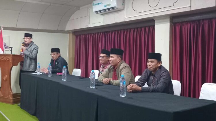 SAMBUTAN— Wakil Wali Kota Pariaman Mulyadi sekaligus Ketua Umum Lembaga Pengembangan Tilawatil Qur’an (LPTQ) Kota Pariaman berikanj sambutan.