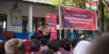 Saat Dongeng Menjadi Obat, Telkomsel Hadirkan Pendampingan Psikososial bagi 2.000 Anak Terdampak Bencana di Sumatera 13 Saat Dongeng Menjadi Obat, Telkomsel Hadirkan Pendampingan Psikososial bagi 2.000 Anak Terdampak Bencana di Sumatera