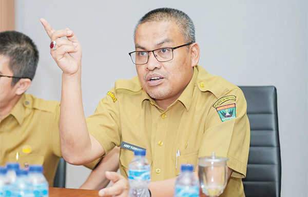 Update Perkembangan Sementara Dampak Bencana Hidrometeorologi di Sumbar, 228 Meninggal Dunia, 98 Hilang, Ribuan Rumah dan Ratusan Fasilitas Publik Terdampak 1 Arry Yuswandi
Sekretaris Daerah Provinsi Sumbar