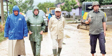 Solok Kembali Dilanda Banjir, Retakan Besar di Bukit Limbang Picu Kepanikan Warga