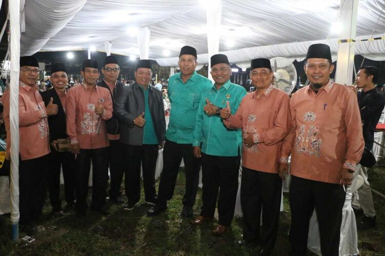 HADIRI—W akil Wali Kota Pariaman Mulyadi hadiri pembukaan MTQ Nasional ke-41 tingkat Provinsi Sumatera Barat di Lapangan Kantin Kota Bukittinggi, Sabtu (13/12)