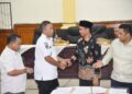 Enam Fraksi DPRD Setujui Lima Ranperda 2 PERSETUJUAN RANPERDA— Wawako Pariaman Mulyadi saat pengeshan lima ranperda di gedung DPRD Pariaman.