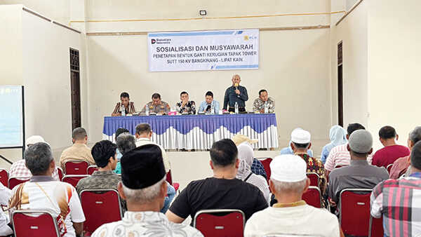 PLN Hadir untuk Rakyat, Sosialisasikan Pembangunan SUTT 150 kV Bangkinang – Lipat Kain kepada Masyarakat Kampar 1 SOSIALISASI— Sosialisasi dan musyawarah penetapan bentuk ganti kerugian Tapak Tower SUTT 150 kV Bangkinang – Lipat Kain, yang digelar di Aula Kantor Camat Kampar, Air Tiris, Kampar.