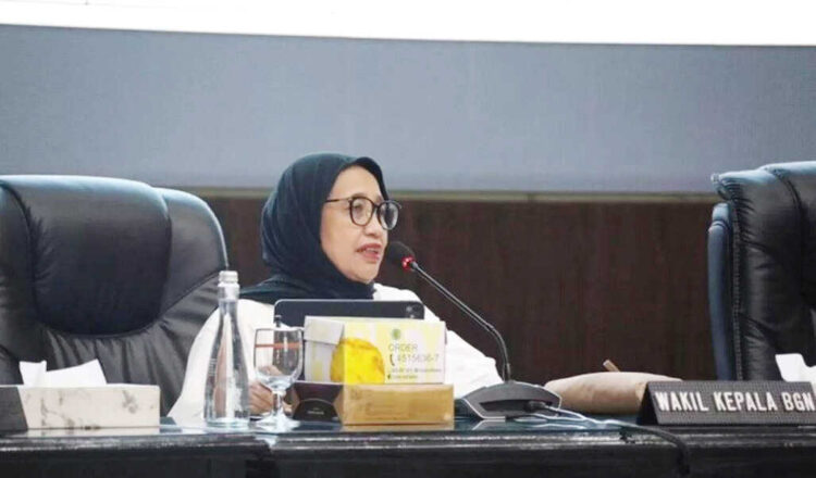 Dapur Harus Sesuai Standar, BGN Ingatkan Pengelola SPPG Tak Terlena Nikmati Insentif Rp 6 Juta per Hari 1 INGATKAN MITRA— Wakil Kepala BGN, Nanik Sudaryati Deyang mengingatkan para mitra, yayasan, hingga Kepala Satuan Pelayanan Pemenuhan Gizi (SPPG) agar tidak terlena dengan insentif fasilitas SPPG yang mencapai Rp 6 juta per hari operasional.