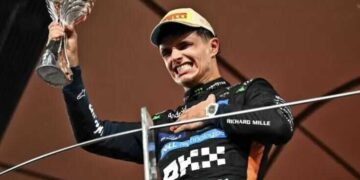 5 Momen Penting yang Mengantar Lando Norris Resmi Menjadi Juara Dunia F1 pada 2025 9 5 Momen Penting yang Mengantar Lando Norris Resmi Menjadi Juara Dunia F1 pada 2025