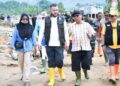 Percepat Pemulihan, Wako Goro Massal di TBG dan Kapalo Koto, Bersihkan Lumpur Tebal dan Material Sisa Banjir Bandang 5 Percepat Pemulihan, Wako Goro Massal di TBG dan Kapalo Koto, Bersihkan Lumpur Tebal dan Material Sisa Banjir Bandang
