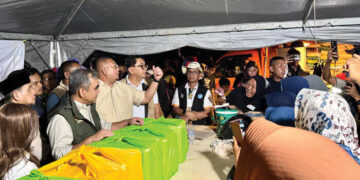 Andre Rosiade Dampingi Ketua MPR Ahmad Muzani Kunjungi Korban Banjir Bandang Tabing Banda Gadang 13 Andre Rosiade Dampingi Ketua MPR Ahmad Muzani Kunjungi Korban Banjir Bandang Tabing Banda Gadang