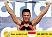 Pertajam Rekor Dunia, Lifter Rizki Juniansyah Sumbang Emas ke-50 Indonesia di SEA Games 2025!