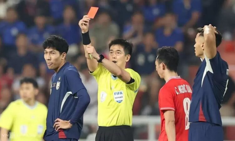 WASIT ASING— Wasit asing mulai memimpin jalannya Liga 1 di Indonesia musim ini.