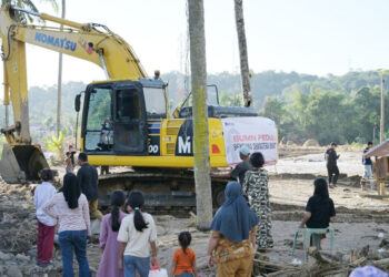 Dirikan Posko di Pauh, PT Semen Padang Kerahkan Tiga Alat Berat
