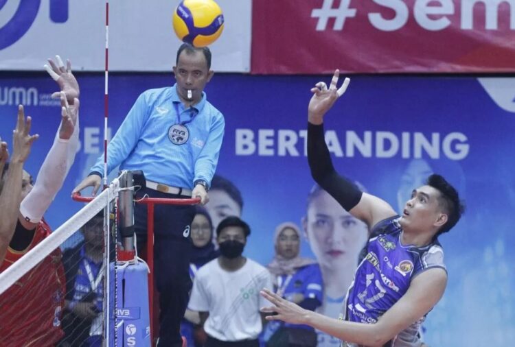 PEMAIN TIMNAS— Pevoli Indonesia, Rivan Nurmulki resmi mendapatkan pelabuhan karier barunya untuk 2026. Pemain Timnas Voli Indonesia itu dipastikan tetap berkarier di luar negeri usai bergabung dengan klub raksasa Thailand, Diamond Food VC.