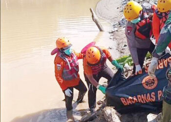3 Hari Hilang Terseret Arus Sungai, Erik Tewas Mengapung di Batang Hari