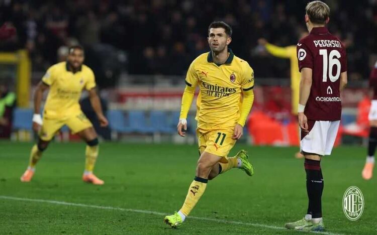 Kemenangan Dramatis AC Milan, Pulisic Bangkit dari Demam! 1 PAHLAWAN KEMENANGAN— Masuk dari bangku cadangan, Christian Pulisic menjadi pahlawan kemenangan AC Milan kontra Torino. Dua golnya menyelamatkan AC Milan setelah sempat tertinggal 2-1 dan membalikan keadaan menjadi 3-2.