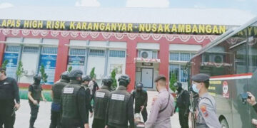 Tekan Narkoba dari Balik Lapas, Pemindahan Napi ke Nusakambangan Berlanjut pada 2026 9 PEMINDAHAN NAPI— Pelaksanaan pemindahan napi ke Nusakambangan.