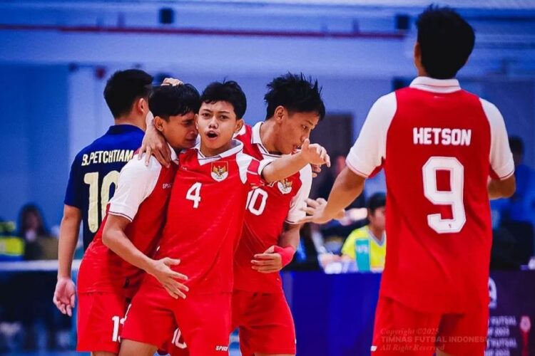 Tumbangkan Thailand, Timnas Futsal U-16 Indonesia Raih Piala AFF Futsal 1 JUARA— Selebrasi Timnas Futsal Indonesia U-16 saat menang lawan Thailand U-16 di final Piala AFF Futsal U-16.