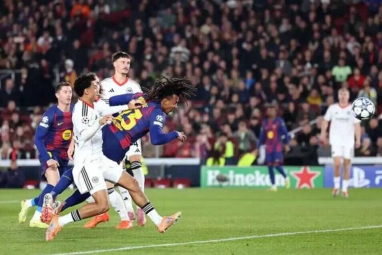 Brace Jules Kounde Bantu Barcelona Comeback 2-1 atas Frankfurt 1 GOL SUNDULAN— Jules Kounde cetak gol untuk Barcelona lewat sundulan saat melawan Frankfurt dalam pertandingan Liga Champions 2025/26 di Spotify Camp Nou pada Rabu (10/12).