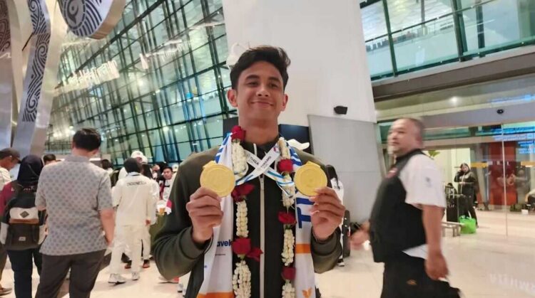 PERAIH MEDALI EMAS— Alwi Farhan meraih dua medali emas SEA Games 2025 berkat keberhasilannya jadi juara di nomor beregu dan perorangan.