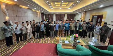 Transfer Nilai-nilai Minangkabau kepada Generasi Muda, Kapasitas dan Peran Pemangku Adat Diperkuat 13 Transfer Nilai-nilai Minangkabau kepada Generasi Muda, Kapasitas dan Peran Pemangku Adat Diperkuat