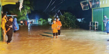 Peningkatan Curah Hujan 11 - 13 Desember, Gubernur Keluarkan Imbauan, Cuaca itu Ketentuan Allah, Utamakan Keselamatan Diri dan Keluarga 13 Peningkatan Curah Hujan 11 – 13 Desember, Gubernur Keluarkan Imbauan, Cuaca itu Ketentuan Allah, Utamakan Keselamatan Diri dan Keluarga