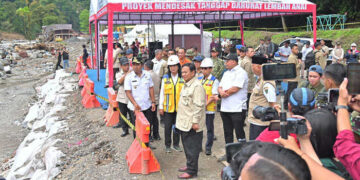 Presiden Prabowo Tinjau Langsung Jalan Nasional Putus di Lembah Anai 13 Presiden Prabowo Tinjau Langsung Jalan Nasional Putus di Lembah Anai