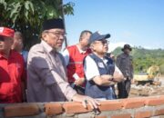 JK Saksikan Sungai Batu Busuk yang Terbelah dan Tumpukan Kayu, Relawan PMI Diminta Bantu Korban dan Kawal Proses Rehab Rekon