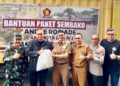 Andre Rosiade Bagikan 5.000 Paket Sembako untuk Korban Banjir Bandang Pessel