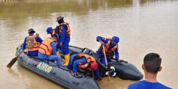 Anak 11 Tahun Hanyut di Batang Anai, Arus Deras dan Material Banjir Bandang Persulit Pencarian 13 Anak 11 Tahun Hanyut di Batang Anai, Arus Deras dan Material Banjir Bandang Persulit Pencarian