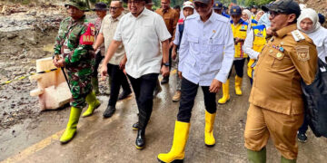 Andre Rosiade dan Menteri PU Dody Hanggodo Tinjau Perbaikan Jalur Lembah Anai, Jalan Tol dan Terowongan jadi Solusi 9 Andre Rosiade dan Menteri PU Dody Hanggodo Tinjau Perbaikan Jalur Lembah Anai, Jalan Tol dan Terowongan jadi Solusi