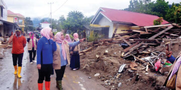 BKOW Sumbar dan GOW Agam Sambangi Warga Terdampak Bencana di Tanjung Raya 13 BKOW Sumbar dan GOW Agam Sambangi Warga Terdampak Bencana di Tanjung Raya