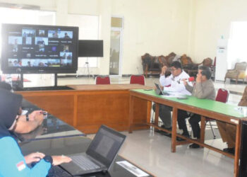 Bupati Agam Ikuti Rakor Penanganan Darurat Bencana Banjir dan Longsor Secara Daring