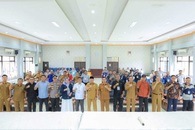 Jelang Pemilihan Ketua KONI, Bupati Welly Tekankan Penguatan KONI Menuju Masa Bakti 2025–2029 1 RAKOR— Rapat Koordinasi dan Konsolidasi Caretaker Kepengurusan KONI Kabupaten Pasaman di Aula Lantai III Kantor Bupati Pasaman, Selasa (9/12).