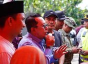 Kunjungi Jorong Terluar Nagari Batipuah Baruah, Bupati Serahkan Sembako dan Genset