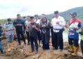 Bupati Pasbar Doa Bersama di Lokasi Longsor, Pencarian Korban Hilang Terus Dilakukan 9 Bupati Pasbar Doa Bersama di Lokasi Longsor, Pencarian Korban Hilang Terus Dilakukan