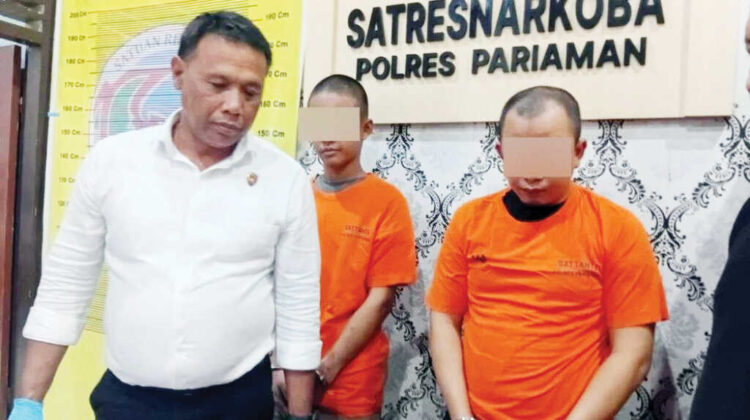 Nekat Beroperasi di Saat Bencana, Dua Pengedar Ditangkap 1 KONFERENSI PERS— Polres Pariaman menggelar konferensi pers penangkapan terhadap dua pengedar sabu, Senin (15/12).