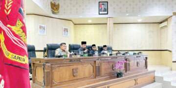 SIDANG PARIPURNA— DPRD Agam saat menggelar sidang paripurna.