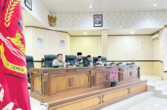 SIDANG PARIPURNA— DPRD Agam saat menggelar sidang paripurna.