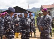 Dankodaeral II Laksamana Muda TNI Sarimpunan Tanjung, Tinjau Posko Satgas Gulbencal TNI AL Peduli Bencana di Tapanuli Tengah