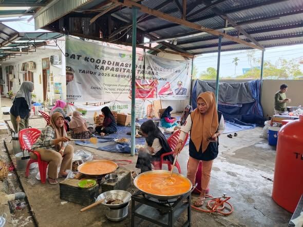 Dirikan 55 Dapur Umum dan Salurkan 86 Ton Beras untuk Korban Bencana