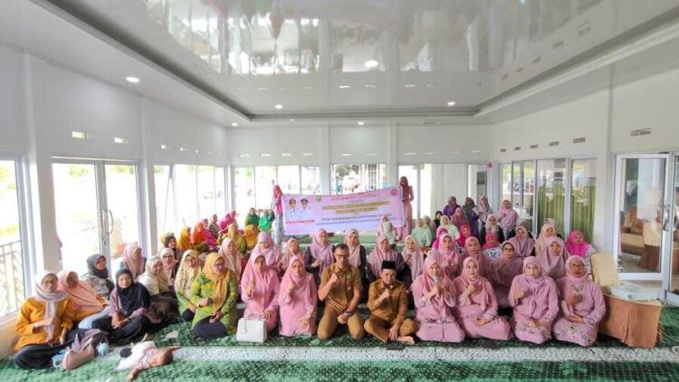 SOSIALISASI PENCEGAHAN KDRT— Ketua GOW Kabupaten Solok, Ny. Lian Octavia Candra, menghadiri Sosialisasi Pencegahan Kekerasan Dalam Rumah Tangga.