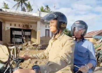 NAIK MOTOR TRAIL— Wakil Presiden Gibran Rakabuming Raka menaiki motor trail untuk mengunjungi lokasi terdampak bencana banjir bandang dan longsor di Kabupaten Agam, Sumatera Barat, Kamis (4/12).