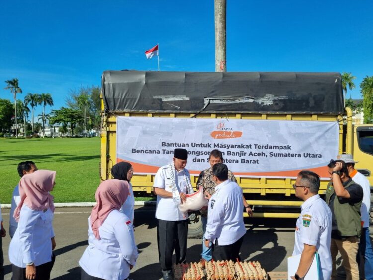 Peduli Korban Bencana, Japfa dan Mitra Peternak Kirim Bantuan ke Sumbar