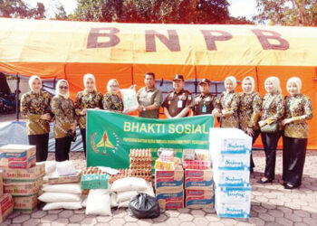 Perkuat Solidaritas di Masa Pemulihan, Kejari Agam Salurkan Bantuan untuk Korban Banjir Bandang