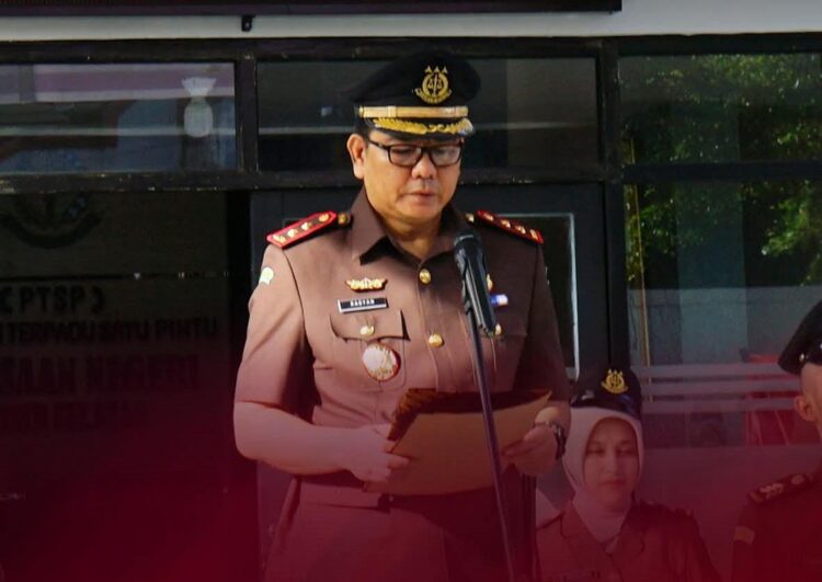 ARAHAN—Kejari Pessel Mohd. Radian berikan arahan saat kegiatan kemarin.