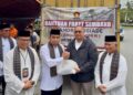 SERAHKAN BANTUAN— Wakil Ketua Komisi VI DPR RI hadir langsung di Kota Solok, Senin (15/12) lalu, dan telah menyerahkan bantuan sosial kepada Wali Kota Solok Ramadhani Kirana Putra, sekaligus memastikan warga tidak sendiri menghadapi dampak banjir bandang yang melanda daerah tersebut.