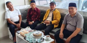 Berikan Semangat, Ketua DPRD Kota Solok Kunjungi Kafilah MTQN 13 Berikan Semangat, Ketua DPRD Kota Solok Kunjungi Kafilah MTQN